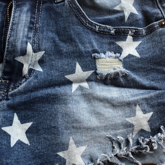 Denim cut off shorts with stars - Picture 2 of 7